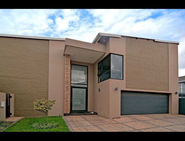 4 BEDROOM CLUSTER TO LET IN BEVERLEY